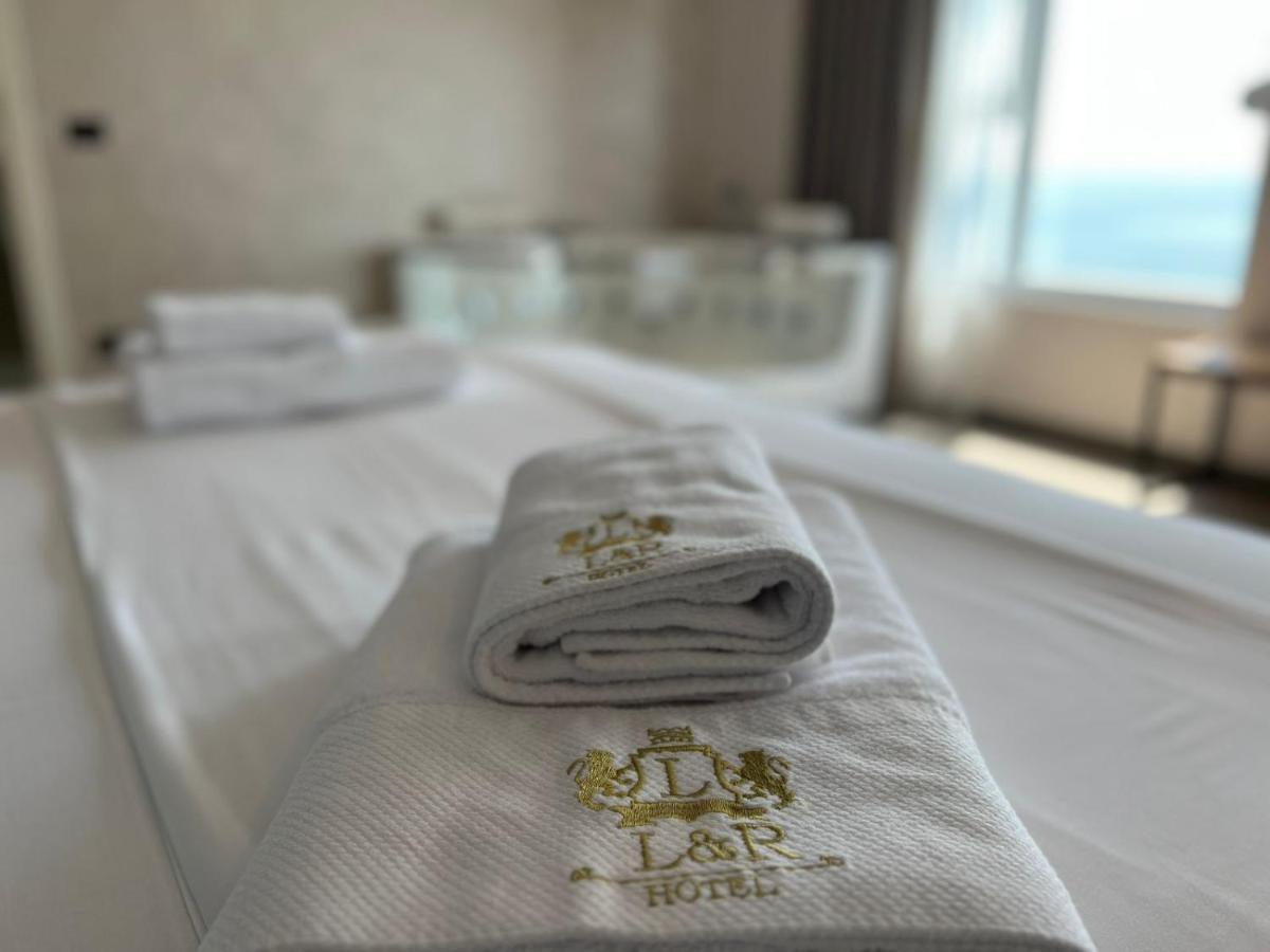 Hotel Leon - Beach Front Shëngjin Zewnętrze zdjęcie